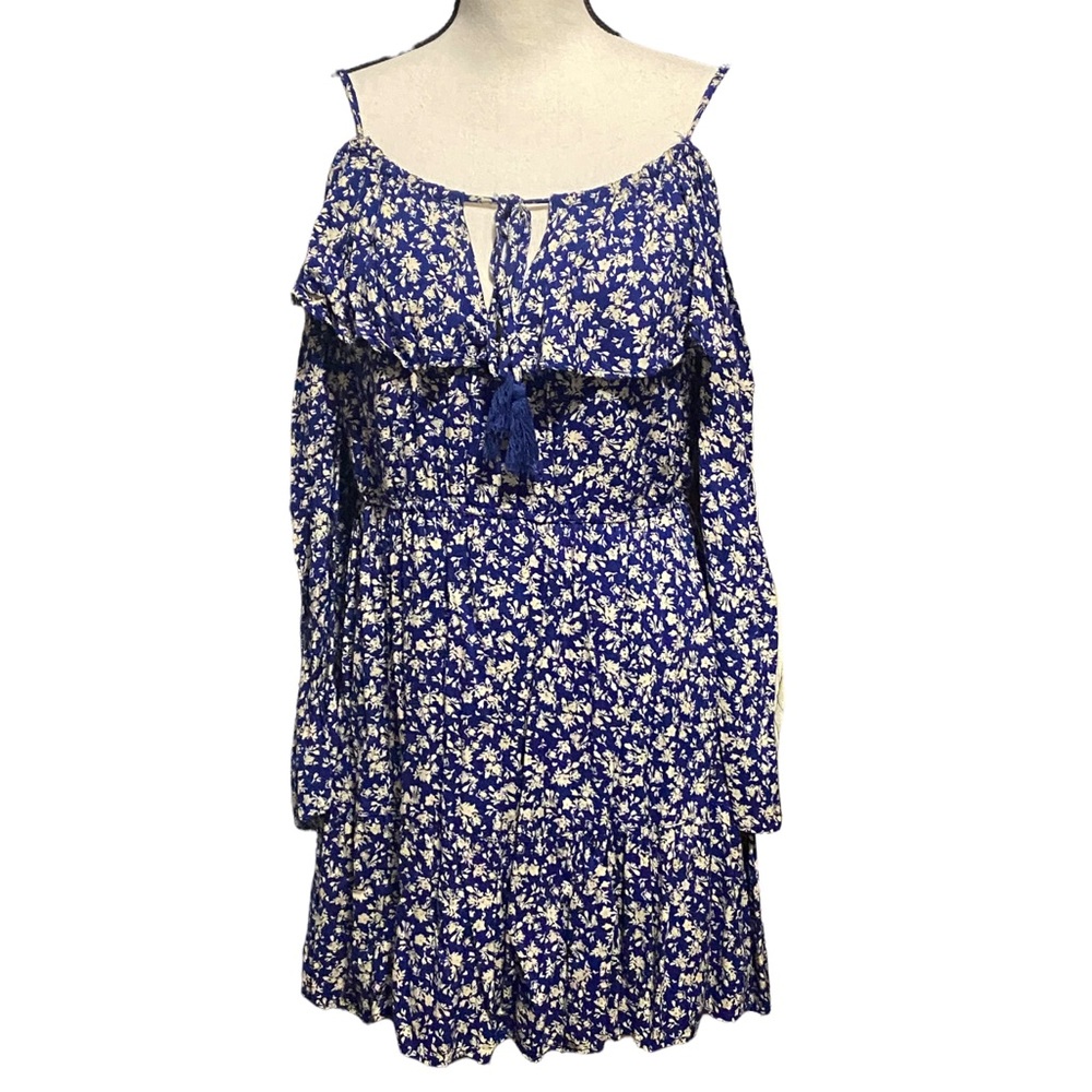 Summer dress. Charlotte Russe. Blue with white flowers